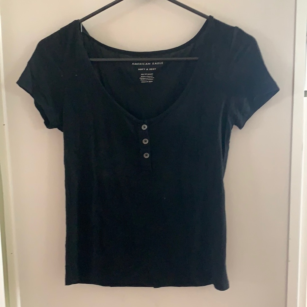 American Eagle black T-shirt